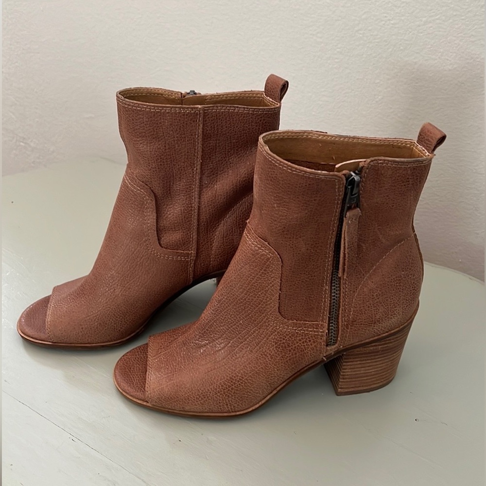 Lucky Brand Peep Toe Boot/Booties 8.5